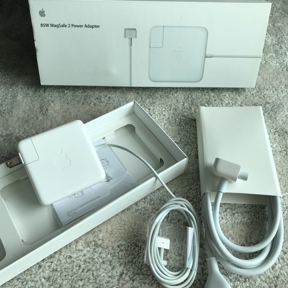 Apple 85W MagSafe 2 Power Adapter for MacBook Pro - Picture 2 of 3